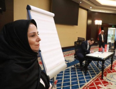 مونا امجدی
