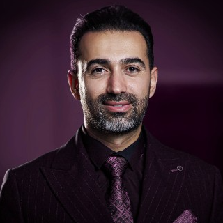 هادی اکبری