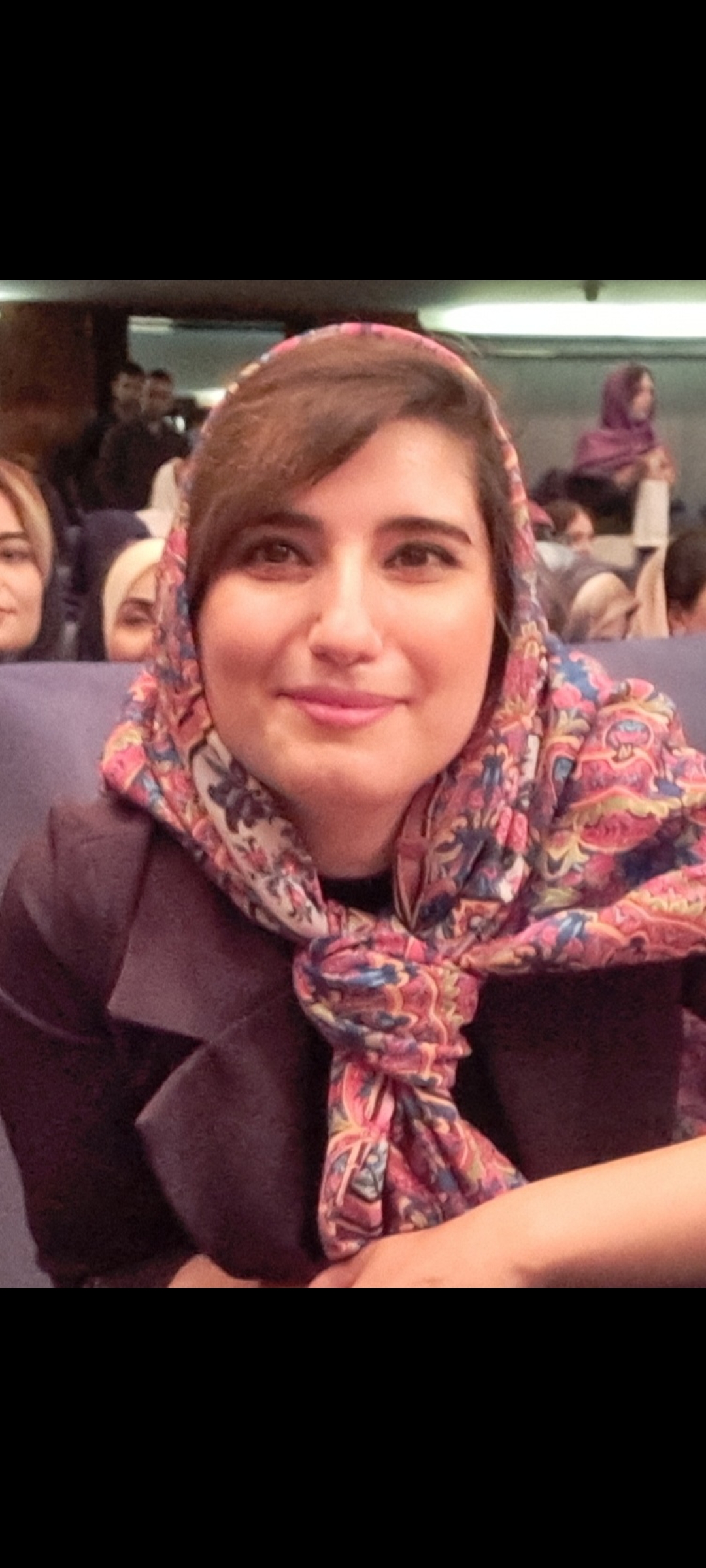 نیلوفر شیری